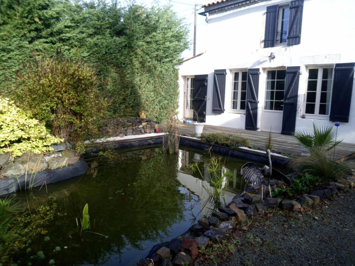 Bed and Breakfast Mas Des Vignes Piscine Chauffee Le Champ-Saint-Pere Экстерьер фото