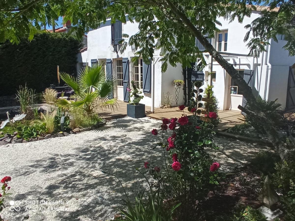 Bed and Breakfast Mas Des Vignes Piscine Chauffee Le Champ-Saint-Pere Экстерьер фото