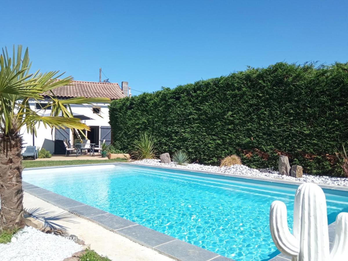 Bed and Breakfast Mas Des Vignes Piscine Chauffee Le Champ-Saint-Pere Экстерьер фото