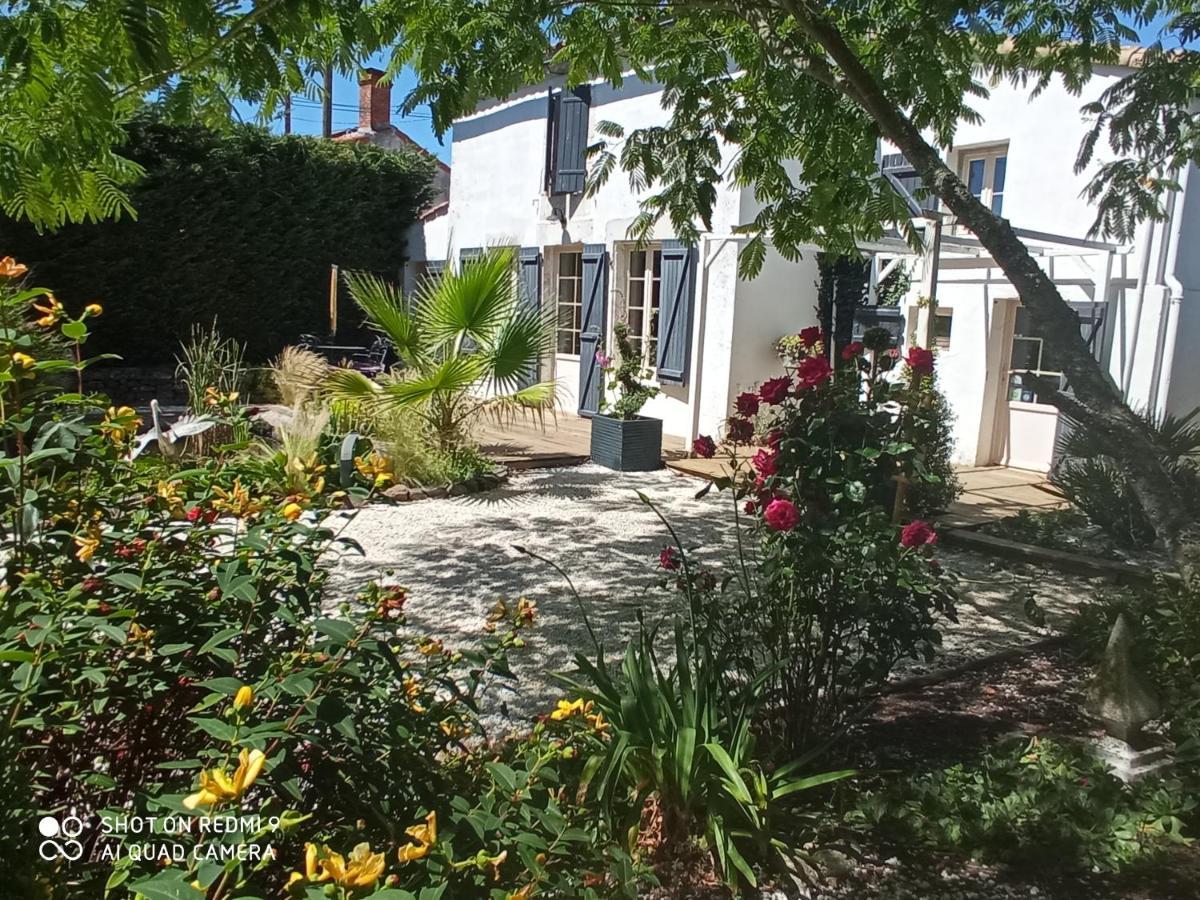 Bed and Breakfast Mas Des Vignes Piscine Chauffee Le Champ-Saint-Pere Экстерьер фото