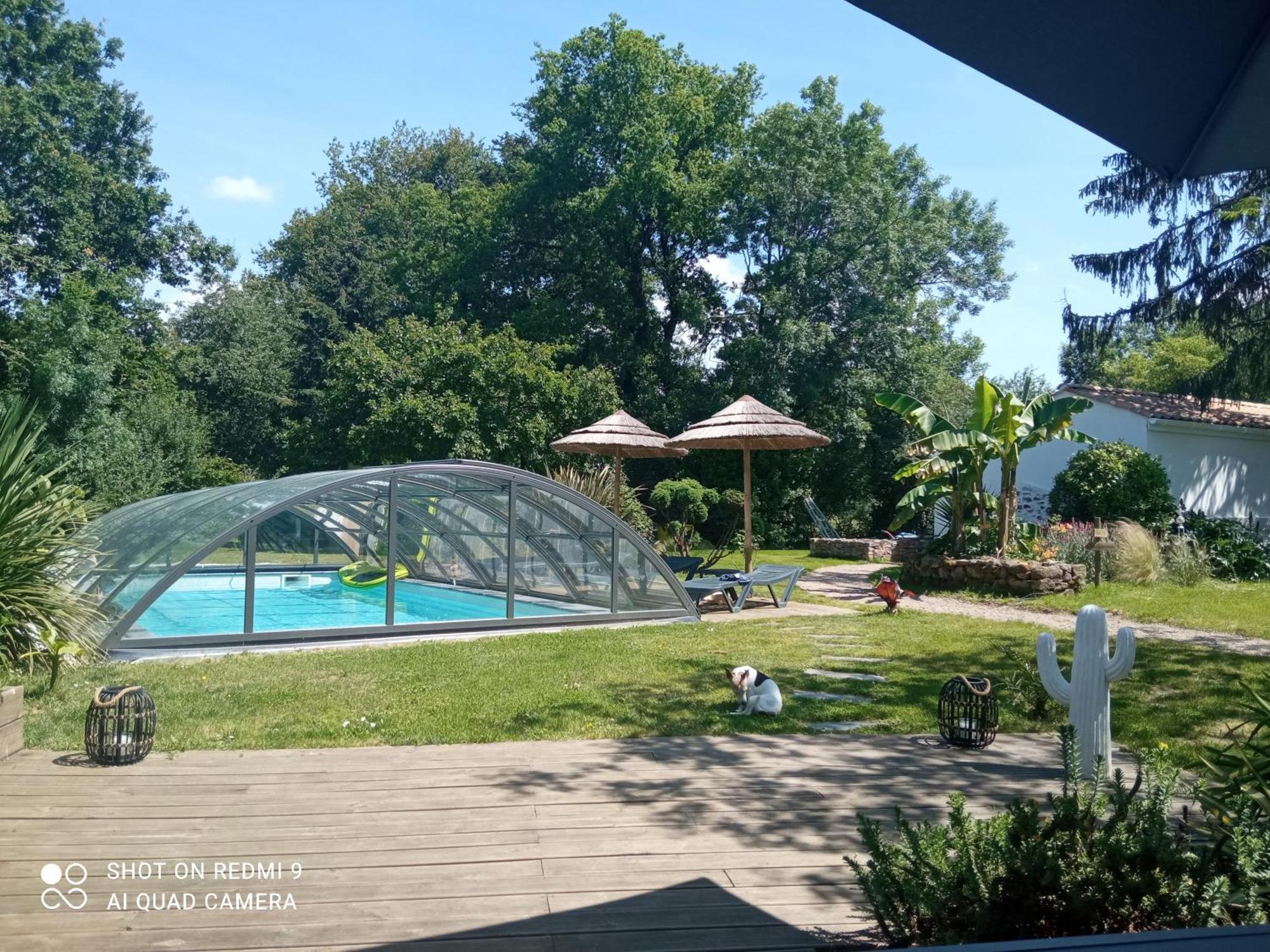 Bed and Breakfast Mas Des Vignes Piscine Chauffee Le Champ-Saint-Pere Экстерьер фото